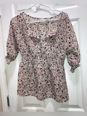 Essential DCC Missy Women’s sheer floral blouse Size Medium